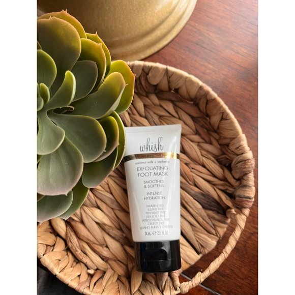 Whish Coconut Milk & Verbena Exfoliating Foot Mask Intense Hydration 2.5 fl oz N - Picture 1 of 4